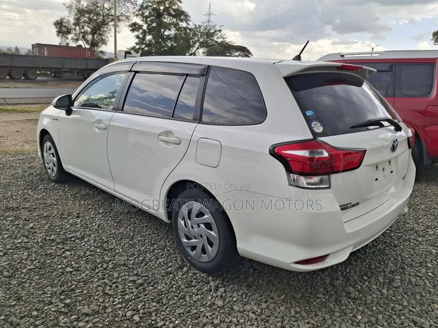 Toyota Corolla Fielder 2019 White