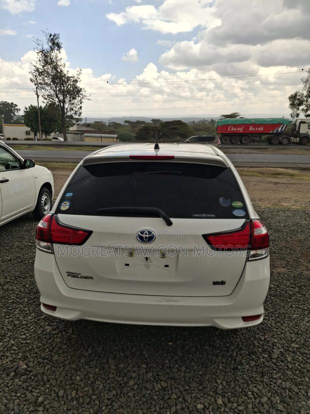 Toyota Corolla Fielder 2019 White