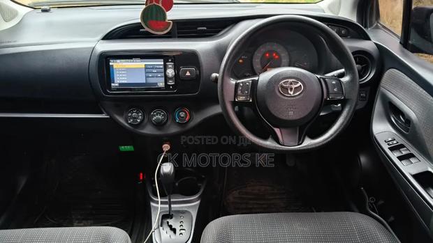Toyota Vitz 1.0 FWD 5dr 2019 Gray