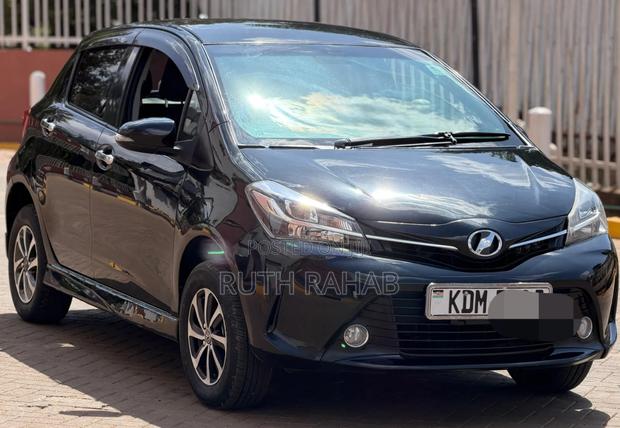 Toyota Vitz 2013 Black