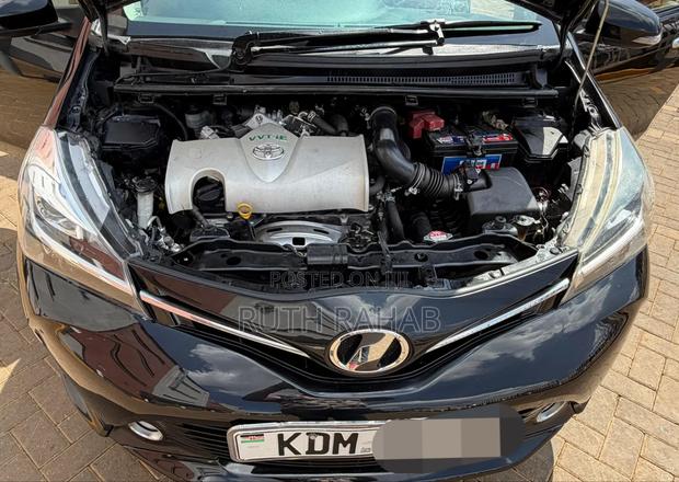 Toyota Vitz 2013 Black