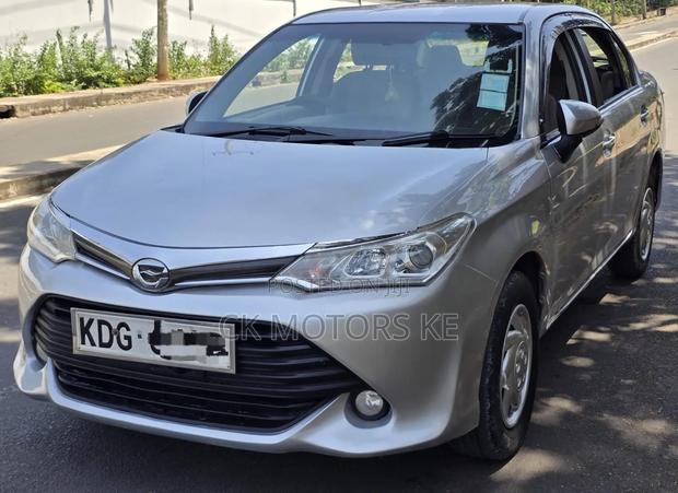 Toyota Axio 1.5 X 2WD 2015 Silver