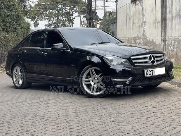 Mercedes-Benz C200 2012 Black