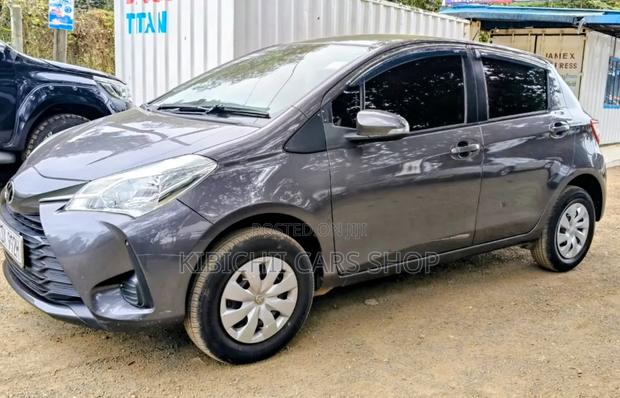 Toyota Vitz 1.0 FWD 5dr 2019 Gray