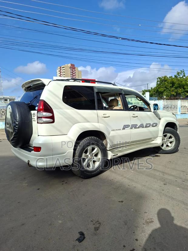 Toyota Land Cruiser Prado 2009 White
