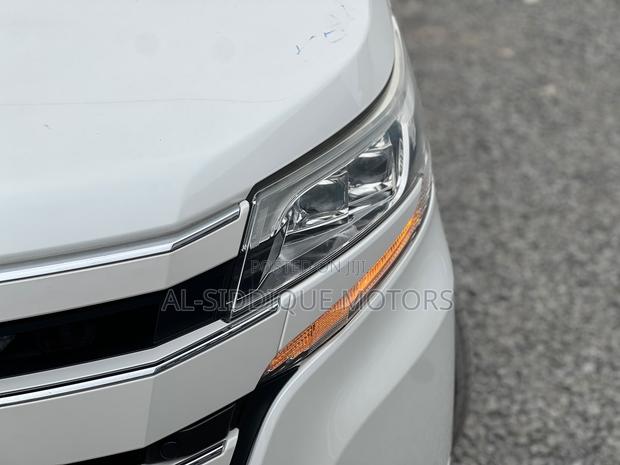 Toyota Noah 2019 White