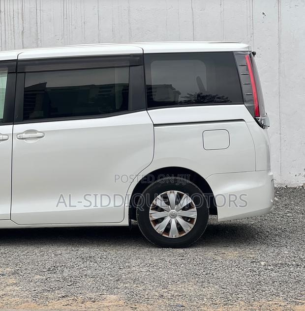 Toyota Noah 2019 White