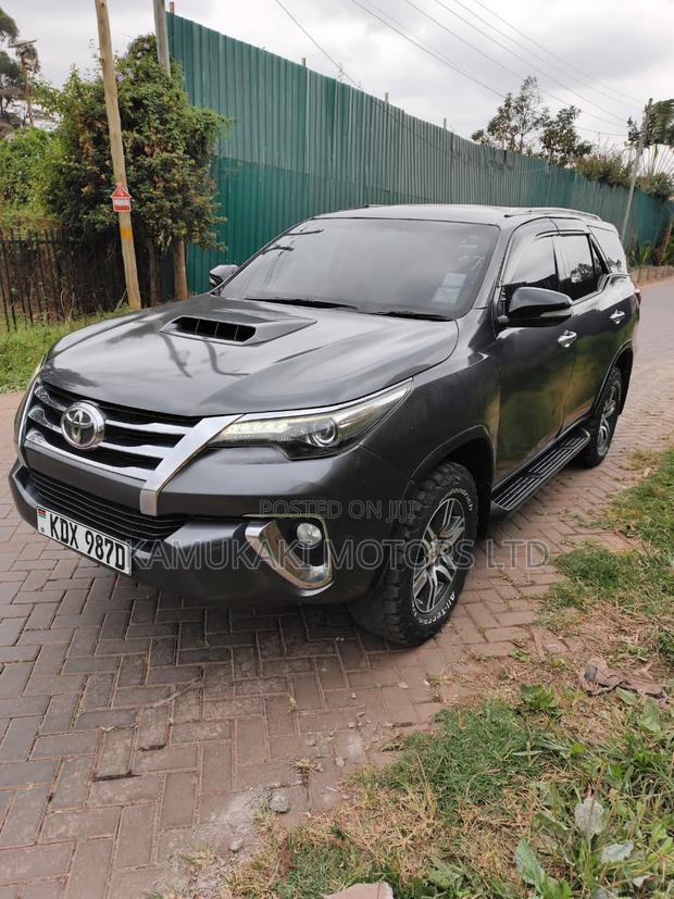 Toyota Fortuner 2.8 D AWD 2016 Gray
