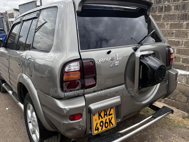 Toyota RAV4 Automatic 2000 Gray