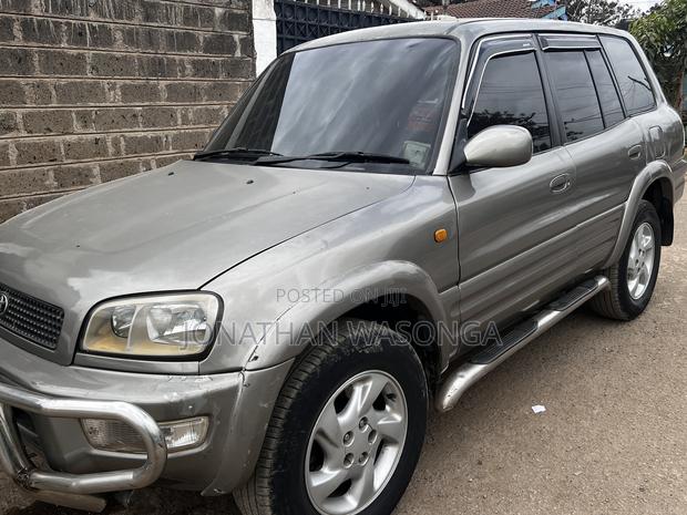 Toyota RAV4 Automatic 2000 Gray
