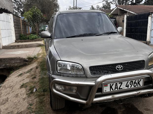 Toyota RAV4 Automatic 2000 Gray
