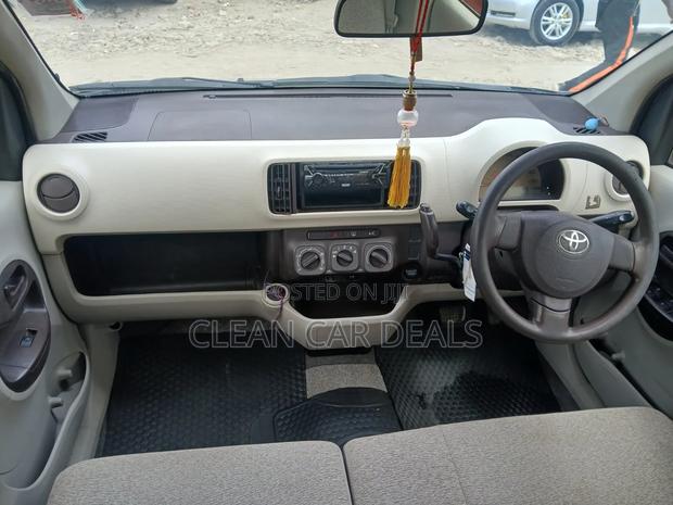 Toyota Passo 2012 Pink