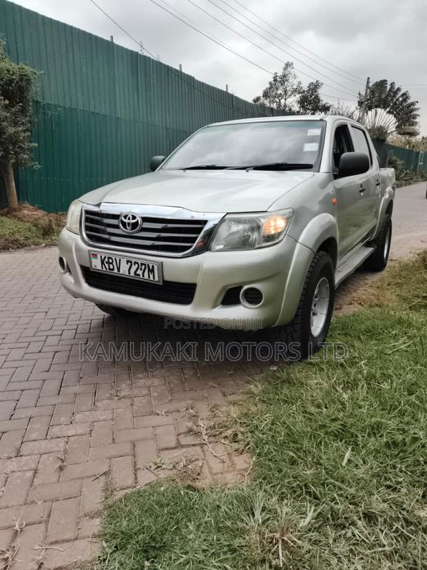 Toyota Hilux 2013 Silver