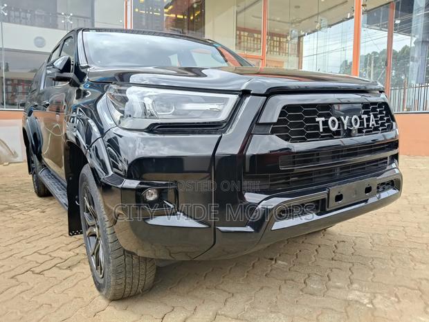 Toyota Hilux 2022 Black