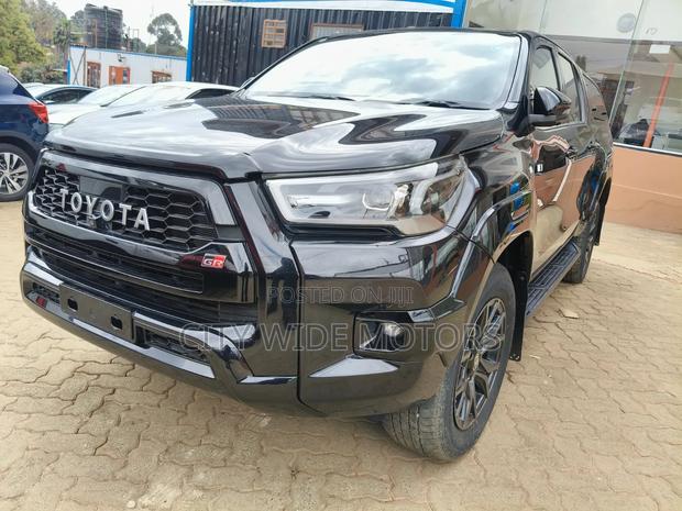 Toyota Hilux 2022 Black