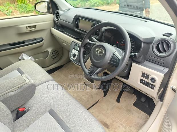Toyota Passo 2019 Beige