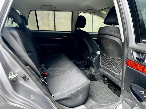 Subaru Legacy 2.5i Premium Sedan 2012 Silver