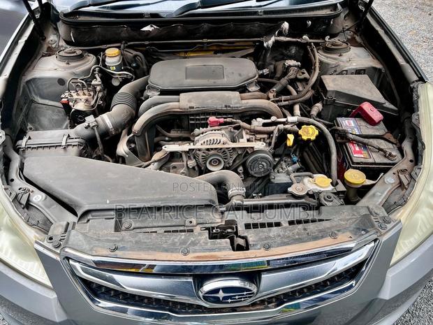 Subaru Legacy 2.5i Premium Sedan 2012 Silver