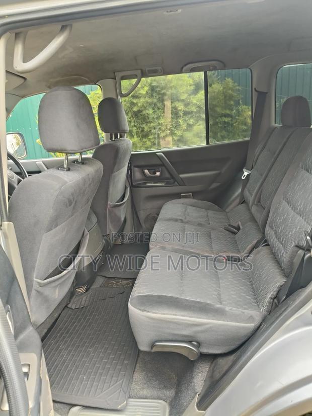 Mitsubishi Pajero 2003 Silver