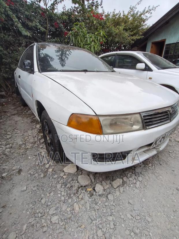 Mitsubishi Lancer 1999 White