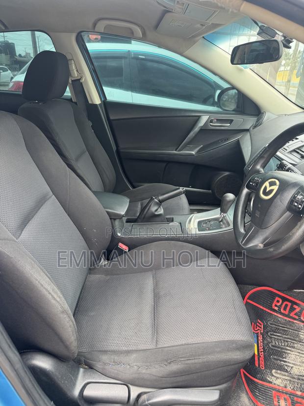 Mazda Axela 2011 Blue