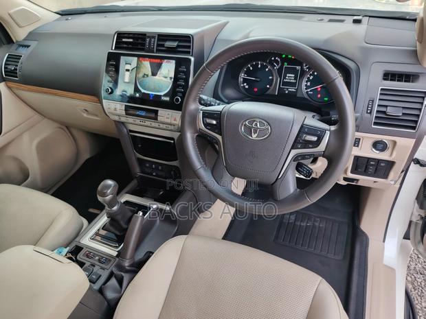 Toyota Land Cruiser Prado 2.8 2022 White