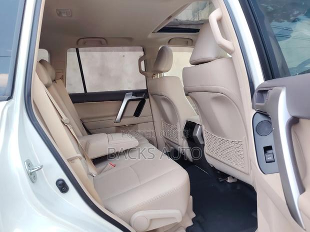 Toyota Land Cruiser Prado 2.8 2022 White