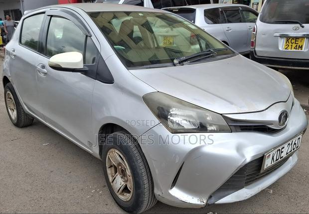 Toyota Vitz 1.0 FWD 5dr 2014 Silver