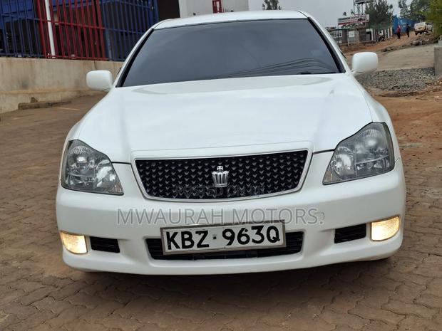 Toyota Crown 2007 White