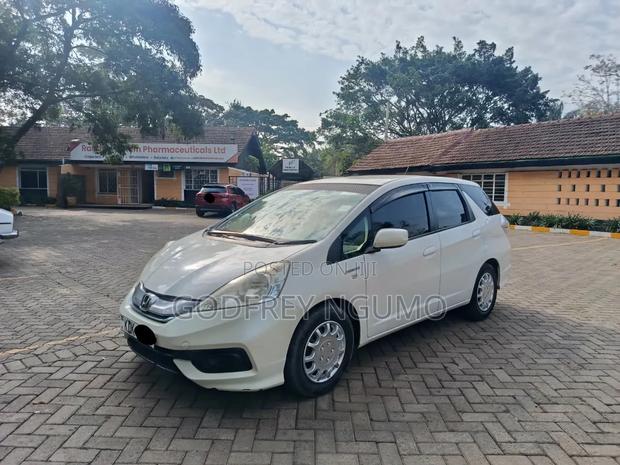 Honda Fit Shuttle 2015 White