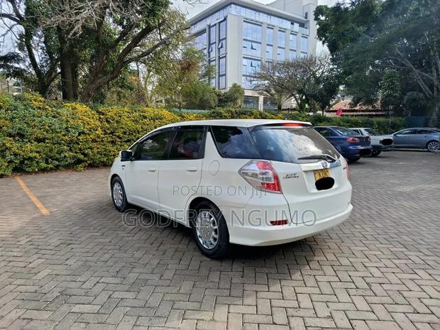 Honda Fit Shuttle 2015 White