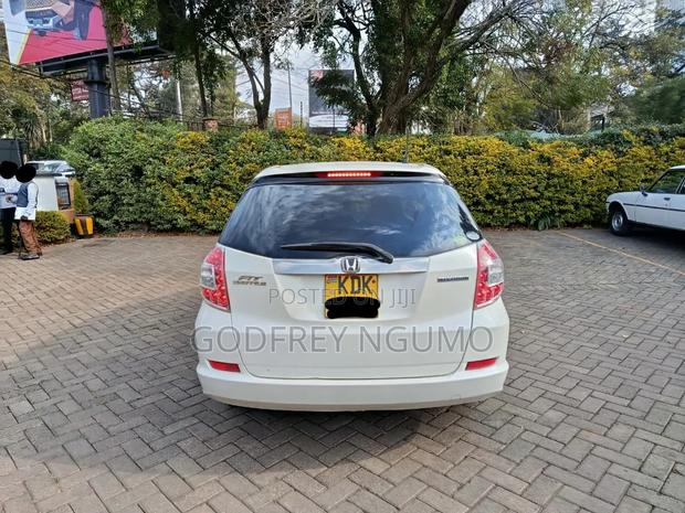 Honda Fit Shuttle 2015 White