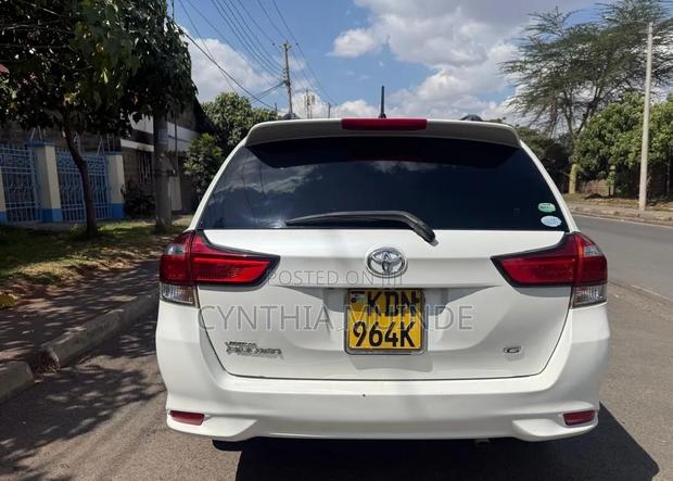 Toyota Corolla Fielder 2017 White