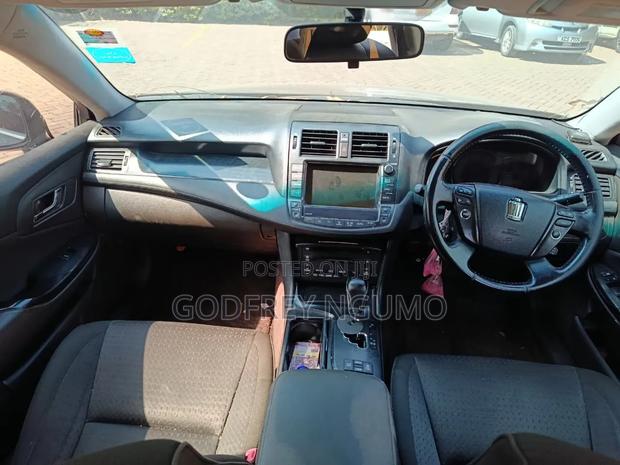 Toyota Crown 2009 Black