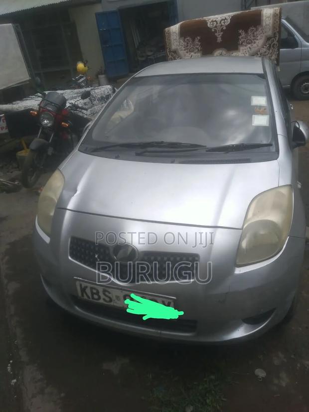 Toyota Vitz 2006 Silver