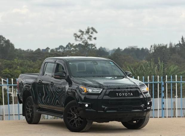 Toyota Hilux Revo Double Cab Deisel 2.4 AWD 2021 Black
