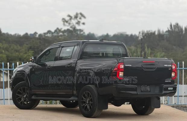 Toyota Hilux Revo Double Cab Deisel 2.4 AWD 2021 Black