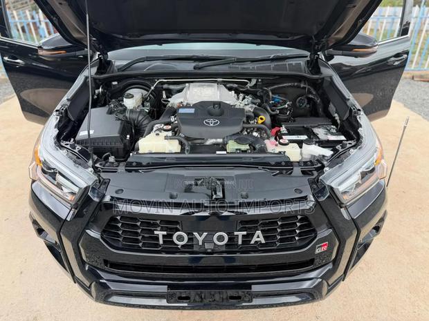 Toyota Hilux Revo Double Cab Deisel 2.4 AWD 2021 Black