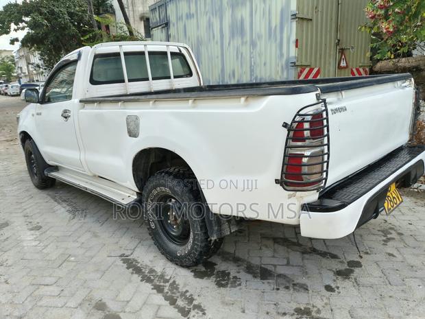 Toyota Hilux 2014 White