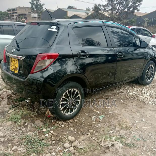Toyota Vitz 1.0 FWD 5dr 2012 Black