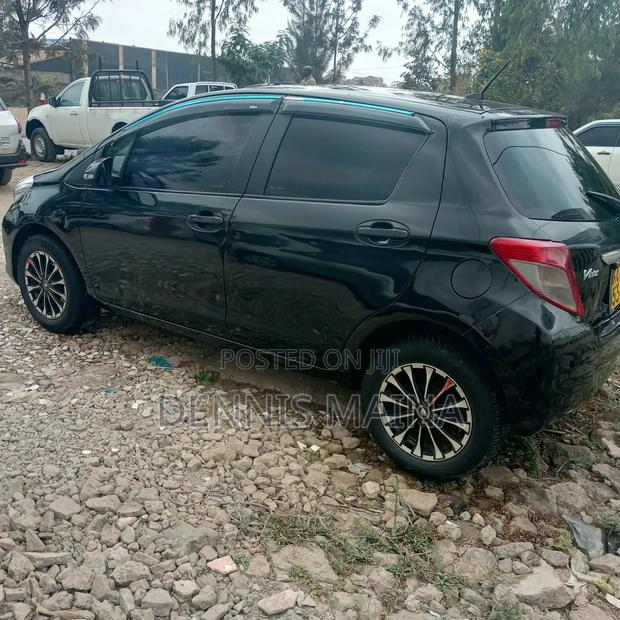 Toyota Vitz 1.0 FWD 5dr 2012 Black