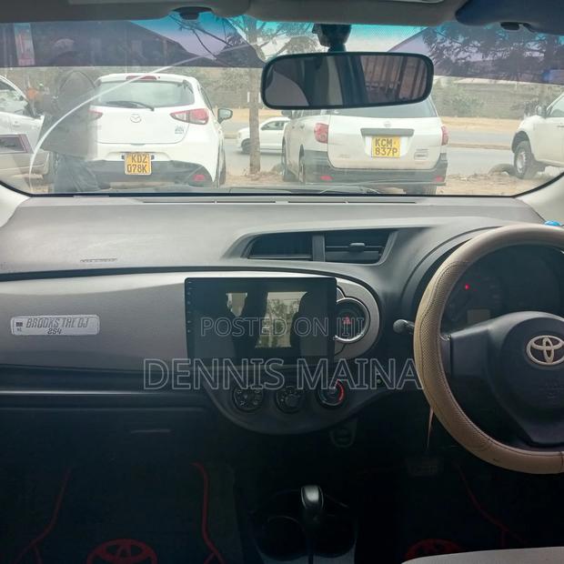 Toyota Vitz 1.0 FWD 5dr 2012 Black