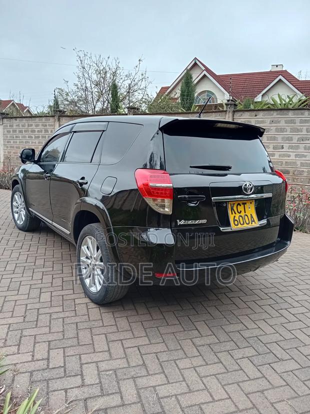Toyota Vanguard 2011 Black