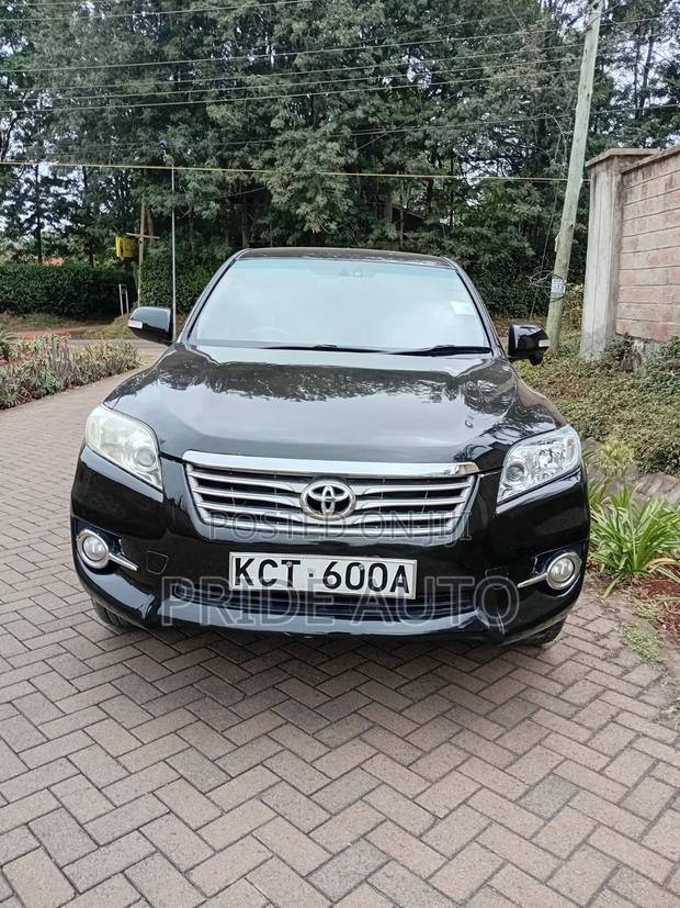 Toyota Vanguard 2011 Black