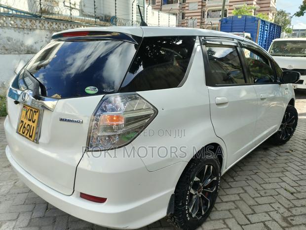 Honda Fit Shuttle 2014 White