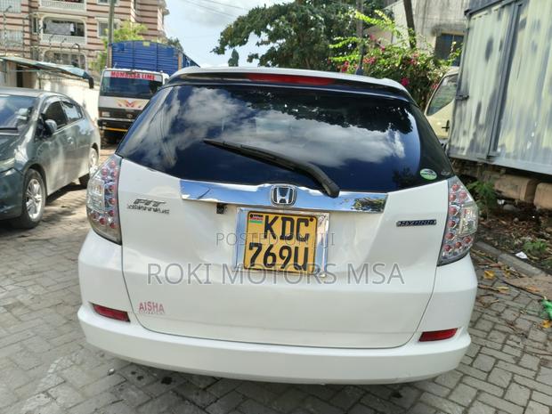 Honda Fit Shuttle 2014 White
