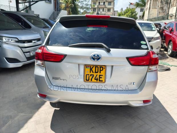 Toyota Corolla Fielder 2015 Silver