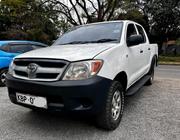 Toyota Hilux 2010 White for sale