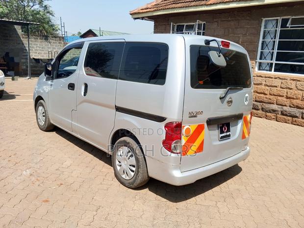 Nissan NV350 2015 Silver