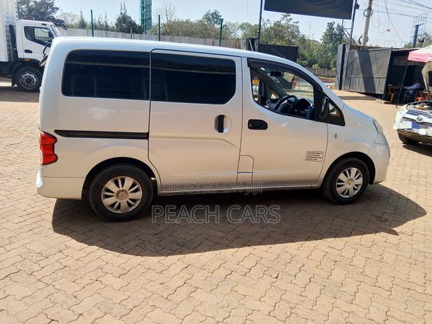 Nissan NV350 2015 Silver